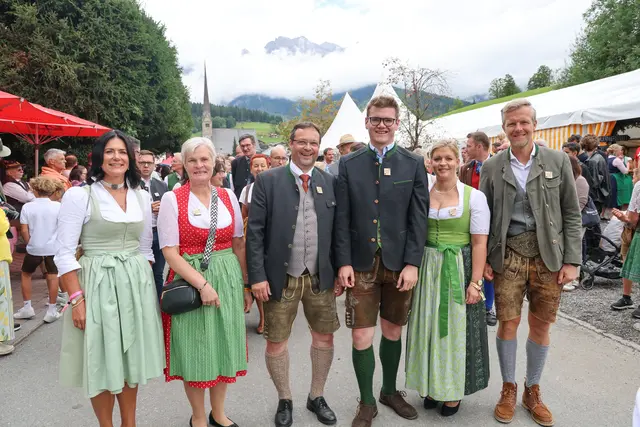 Christine Scharfetter - GF Tourismusverband Hochkönig, Claudia Entleitner - Bezirksbäurin, Rudolf Müller - Bürgermeister Maria Alm, Maximilian Aigner - Landesrat, Eveline Bimminger - Salzburgerland, Josef Schwaiger - Obmann Tourismusverband Hochkönig | Foto: Salzburger Land Tourismus