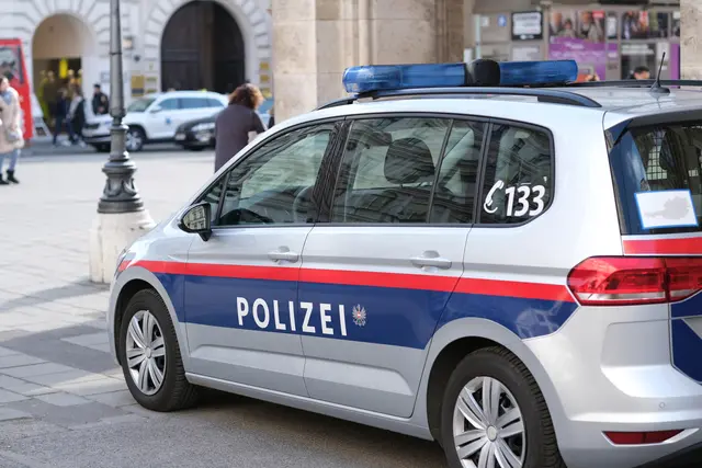 In der Nacht auf Montag wurde ein Mann in einem Wohngebäude in Floridsdorf tot aufgefunden. (Symbolfoto) | Foto: foremniakowski/Smarterpix