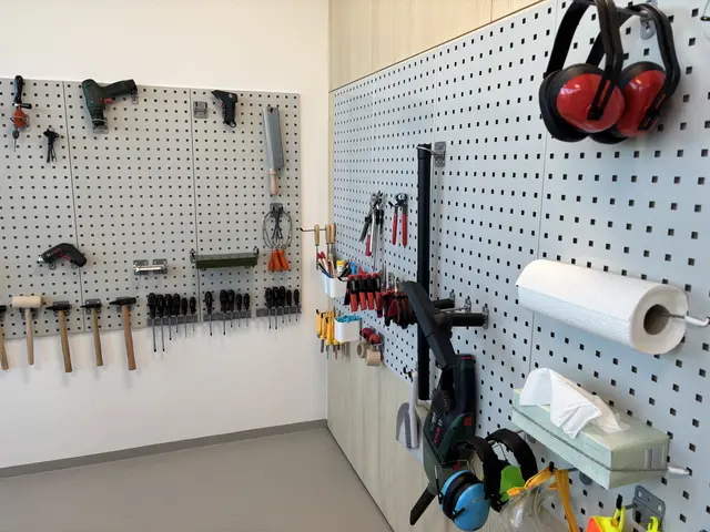 In einer Werkstatt können die Kinder unter Aufsicht verschiedene Dinge bauen. | Foto: MeinBezirk