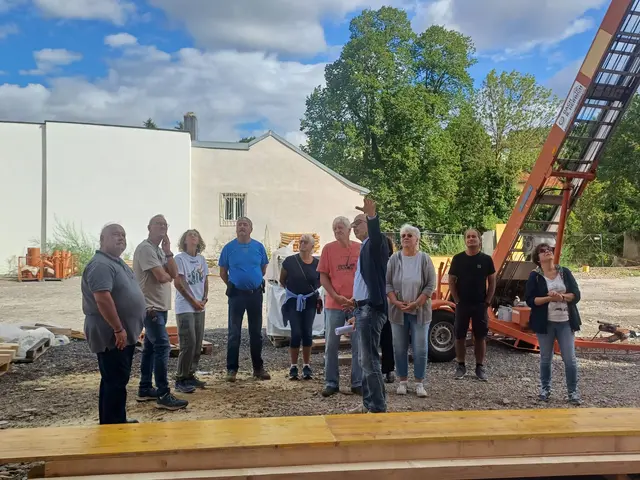 Auch Vizebürgermeister Daniel Kosak erzählte den interessierten Altlengbachern über das neue Zentrum für die Gemeinde. | Foto: Marktgemeinde Altlengbach