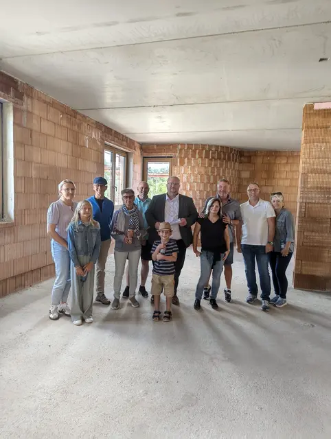 Bürgermeister Michael Göschelbauer führte durch das neue Gemeindehaus von Altlengbach. | Foto: Marktgemeinde Altlengbach