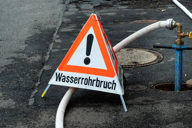 In Irnfritz-Bahnhof sorgt ein Wasserrohrbruch für trockene Leitungen. | Foto: stock.adobe.com/Symbolfoto