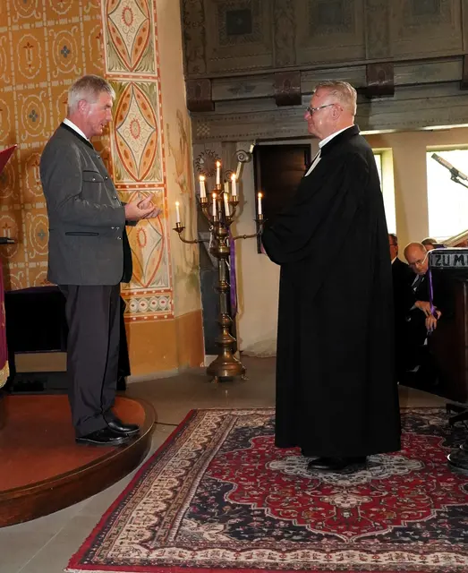 Auch der katholische Stadtpfarrer Alois Schlemmer erteilte seinen Segen. | Foto: Waltraud Wachmann
