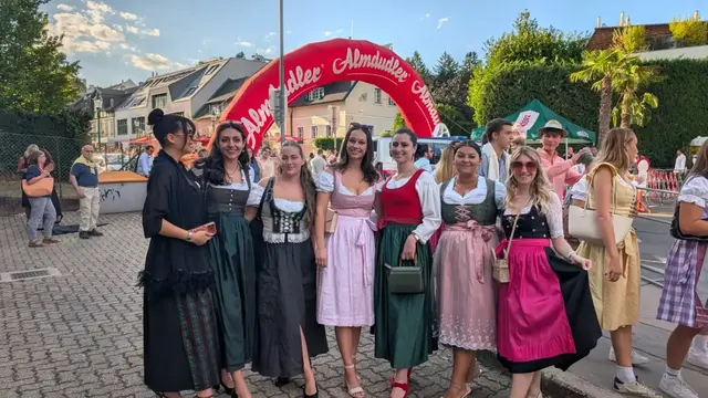 Am vergangenen Wochenende wurde in Neustift am Walde die Tracht ausgepackt.  | Foto: Fabian Franz/MeinBezirk