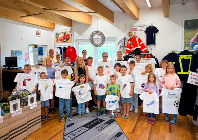 Bei der Firma "Austria Shirt" in Altlengbach durften die teilnehmenden Kinder ihre eigenen T-Shirts ganz nach ihren Vorstellungen gestalten und bedrucken. | Foto: Marktgemeinde Altlengbach