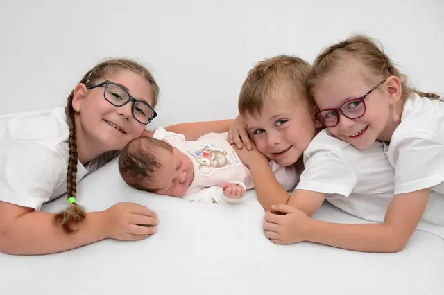 Name: Julia Sofia
Geburtsdatum: 10.08.2026
Gewicht: 3.585 g
Größe: 52 cm
Eltern: Nicole und Reinhard Geisler aus Langenwang | Foto: Babysmile