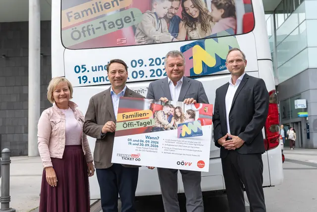 Renate Katzmayr, Manfred Haimbuchner, Günther Steinkellner und Klaus Wimmer (v.l.). | Foto: Land OÖ