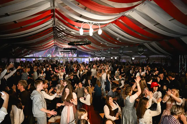 Auf der Festwiese gibt es wieder vier Tage Halli Galli. | Foto: Welser Volksfest