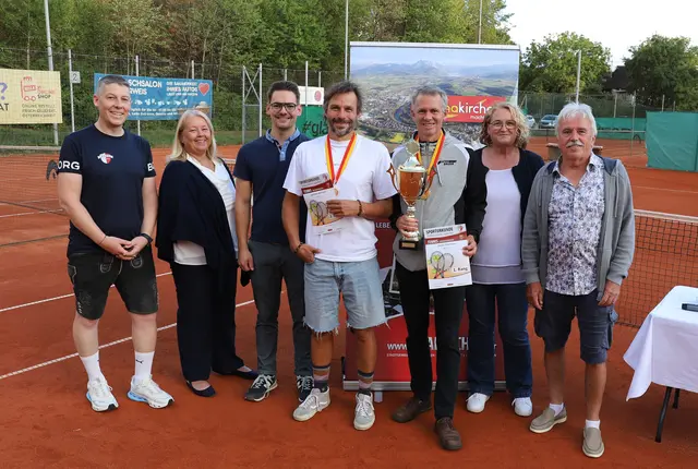 Christian Bönisch Askö Steyrermühl, Vizebürgermeisterin Christine Gabler, Obmann Sportausschuss Stefan Holzleithner, Gottfried Wittmann, Stadtmeister Georg Obermaier, Vizebürgermeisterin Maria Ohler, Obmann Maximilian Raffelsberger, Askö Steyrermühl. | Foto: Stadtgemeinde Laakirchen