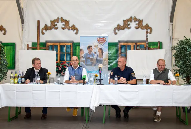 Vertreter der Messe Ried, der Polizei und der Festorganisation luden zur Pressekonferenz. | Foto: MeinBezirk/Doms