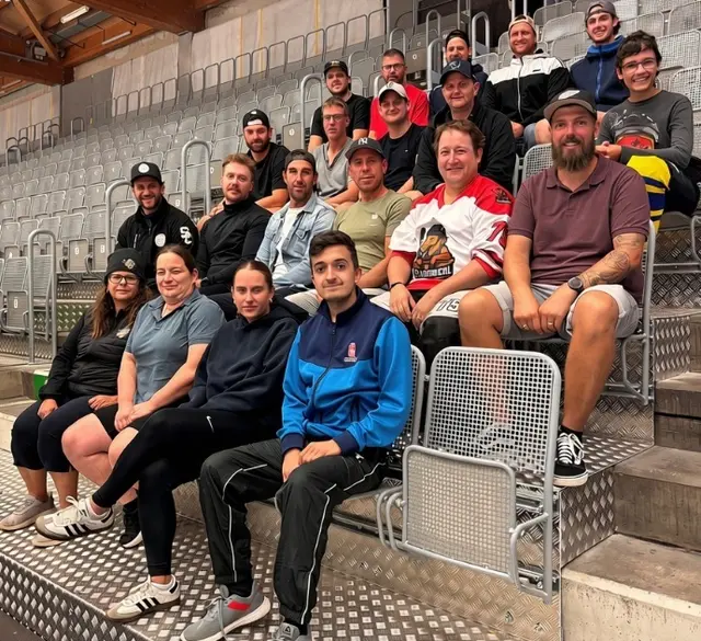 20 Teilnehmer aus mehreren Bundesländern absolvierten den jüngsten Übungsleiterkurs des Kärntner Eishockeyverbandes. | Foto: KEHV