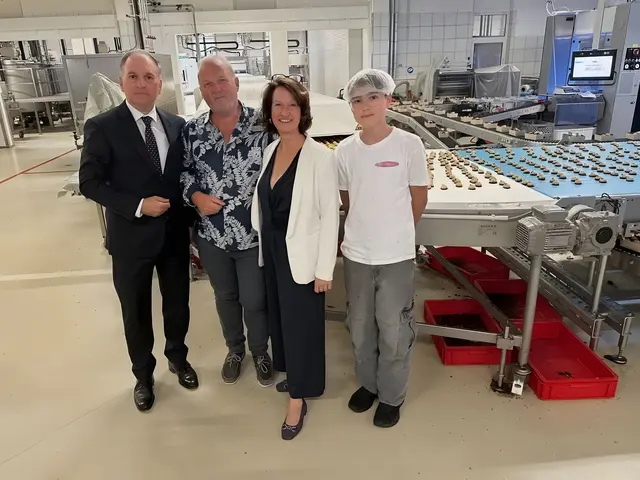 Der deutsche Botschafter Vito Cecere (links) und Gattin Bettina Bundszus mit Karl Guschlbauer und Enkel Luca. | Foto: Guschlbauer