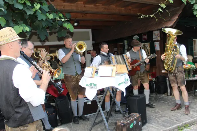 MoosBrass sorgte beim Frühschoppen für gute Stimmung. | Foto: Cescutti