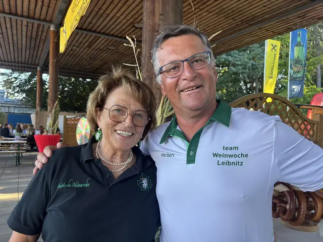 Starke Stützen der Weinwoche: Monika Karbasch und Herbert Ploder | Foto: MeinBezirk/Waltraud Fischer