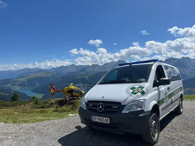 Bei der Latschenalm am Isskogel stürzte eine Frau von einem Podest und riss ihre Enkelin mit. | Foto: ZOOM.TIROL