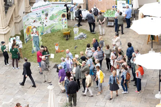 Der Markt der Artenvielfalt lädt jedes Jahr Interessierte dazu ein, sich um Themen rund um Natur und Umweltschutz schlau zu machen. | Foto: Harry Schiffer