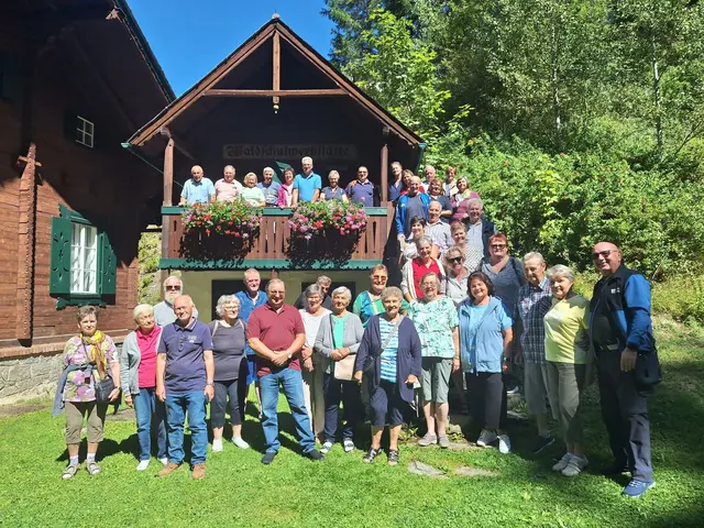 Die Reisegruppe des Pensionistenverbandes Hollabrunn genoss einen abwechslungsreichen Tag in der Waldheimat Peter Roseggers.
 | Foto: Pensionistenverband Hollabrunn