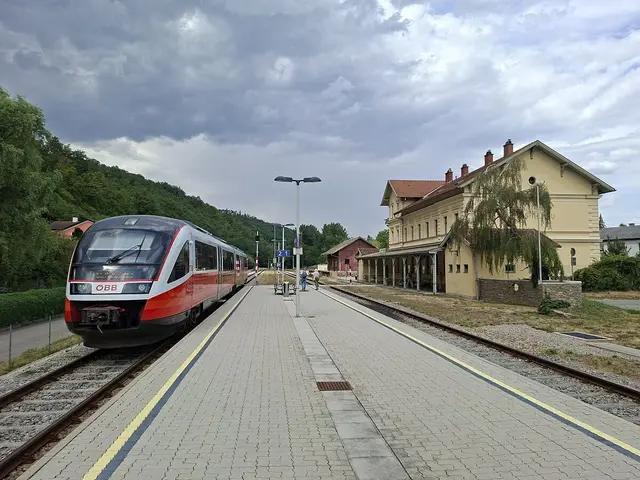 Gleichzeitig werden zahlreiche Eisenbahnkreuzungen modernisiert und entlang der Strecke notwendige Erhaltungsarbeiten durchgeführt. | Foto: ÖBB