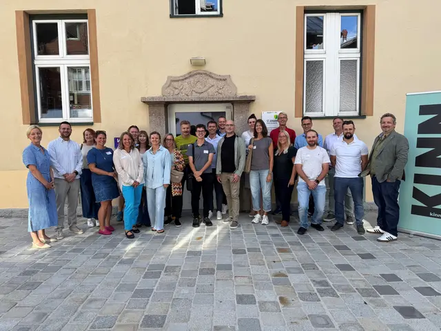 25 Teilnehmerinnen und Teilnehmer kamen zum Vernetzungstreffen nach St. Johann. | Foto: Kinn