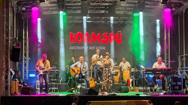Die Band "Hoamspü" wird am 12. September bei der Straußenfarm Reihofer in der Welser Pernau zu erleben sein. | Foto: Hoamspü