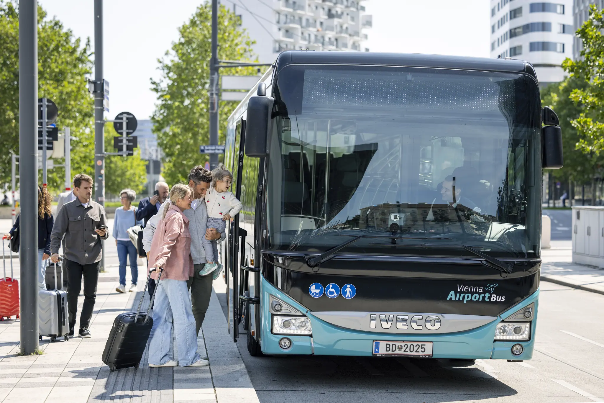 Ab 5. September: Neue Airport-Busse starten am Karlsplatz und Praterstern