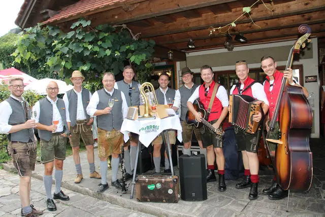 Die Gruppen MoosBrass und Ligist 3 spielten beim Jubiläumsfest im Buschenschank auf. | Foto: Cescutti