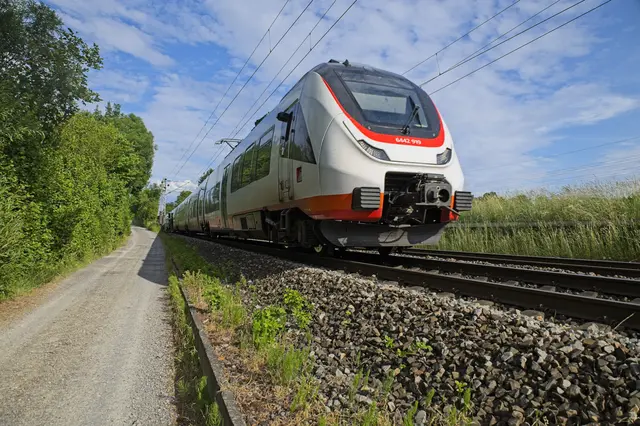 Am Bahnübergang über den Drau-Radweg in Strassen kam es zur Kollision zwischen einem Zug und einem zehnjährigen Mädchen. (Symbolbild) | Foto: pexels / Patrick Pfleiderer