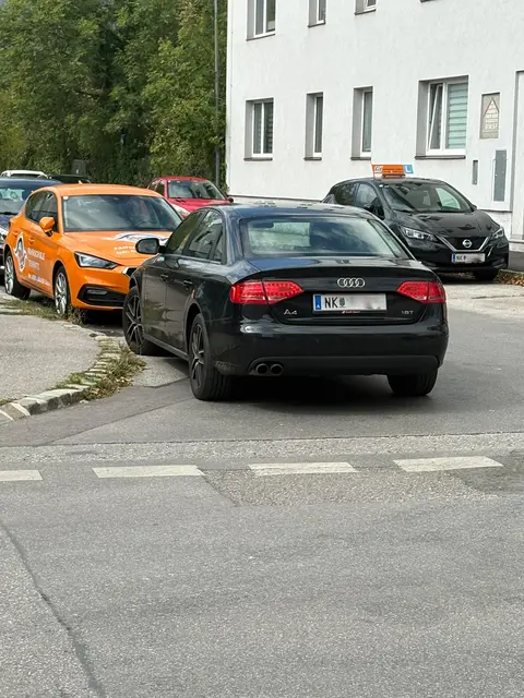 Der besagte Autolenker an der Ecke Sonnwendgasse-Theodor-Körner-Platz. | Foto: privat