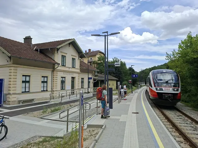 Niederösterreichs Verkehrslandesrat Udo Landbauer bezeichnet die Modernisierung als weiteren Schritt hin zu einer modernen Regionalbahn. | Foto: ÖBB