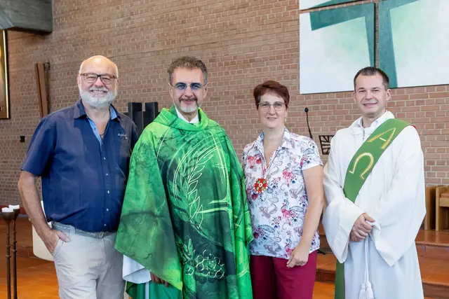 Pfarrgemeinderat Jürgen Übl, Pfarrer Nikolaus Vidovic, Pfarrkirchenrat Martina Müller und Diakon Mario Flitsch. | Foto: Jürgen Übl