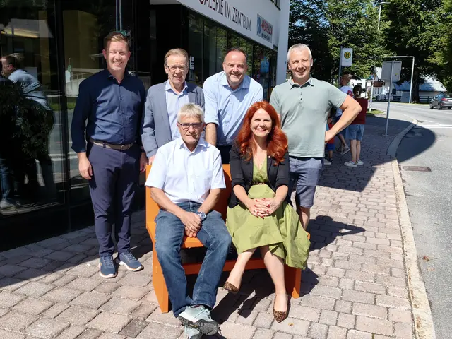 Cornelia Hagele war im Rahmen ihrer Sommertour zu Gast im Pillerseetal. | Foto: Land Tirol/Büro Hagele