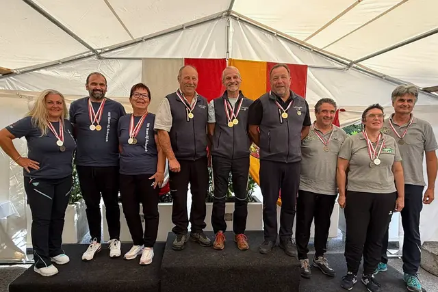 Die Imster Schützen Christoph Schatz, Michael und Christian Jäger holten zweimal Gold in der Mannschaftswertung | Foto: Nathalie Rizzi