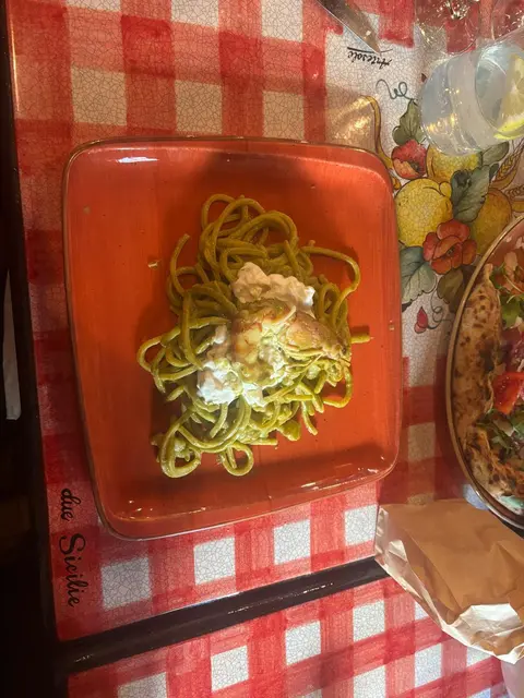 Spaghettoni mit Burrata und Gamberoni – geschmacklich gelungen, aber etwas zu bissfest serviert. | Foto: Genuss Specht