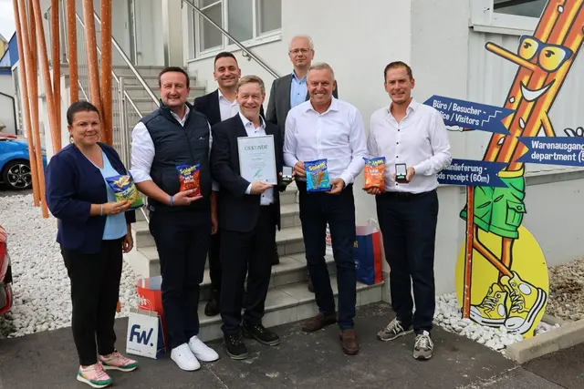 Landeshauptmann Mario Kunasek und FPÖ-Team besuchten das Soletti-Werk in Feldbach. Auch Vizebürgermeisterin Sonja Skalnik (ÖVP) gesellte sich zu ihnen.