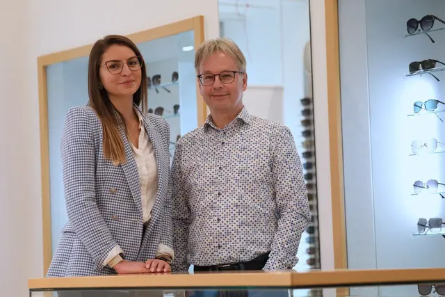 Sarah Ramsauer und Christian Werner sorgen gemeinsam mit ihren Teams für den richtigen Durchblick. | Foto: Fenzl United Optics