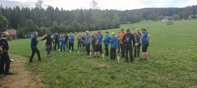 Die Blasrohrschützen bei der Begrüßung