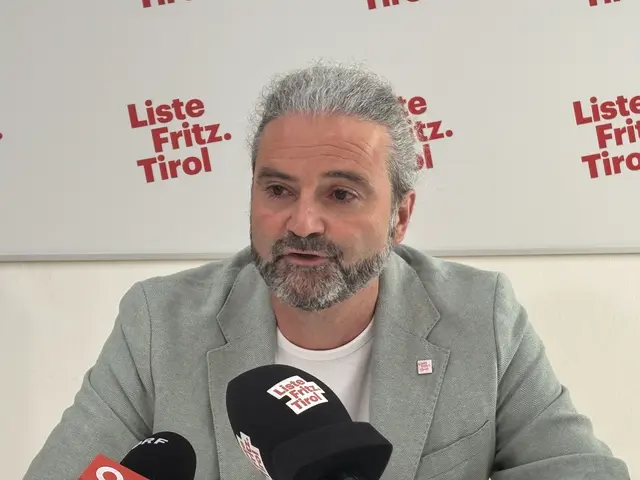 "Das Landesverwaltungsgericht hat uns voll bestätigt. Eine Geheimhaltungsklausel darf nicht dazu missbraucht werden, den Umgang mit öffentlichem Geld vor der Bevölkerung zu verstecken", so Markus Sint. | Foto: Hans Ebner