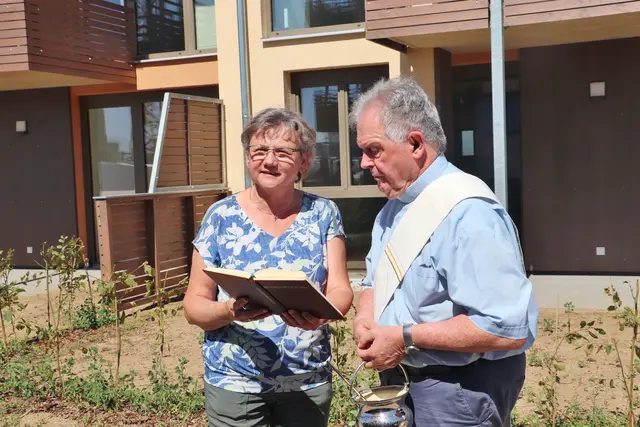 Christiane Friessnegg von der Pfarre und Diakon Hans Hofer. | Foto: Edith Ertl