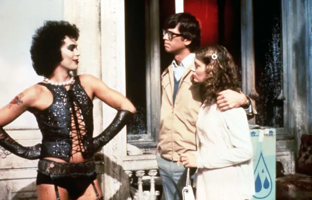 Tim Curry (links) 1975 in "The Rocky Horror Picture Show" als Dr. Frank-N.-Furter. | Foto: APA-Images / Mary Evans / C20TH FOX