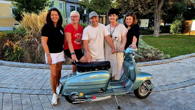 Vespa Charity VL Daniela Richter, Bettina Wicha, Rene Wirthner, Silvia Kerschbaumer, Sabine Igel. | Foto: Vespa Charity Tour
