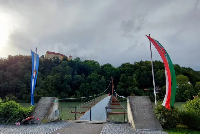 Seit seiner Errichtung im Jahr 2006 hat sich der Mariensteg zu einem Symbol für gelebte Nachbarschaft und grenzüberschreitendes Miteinander entwickelt.  | Foto: Gemeinde Wernstein