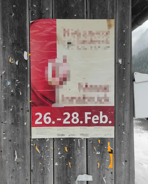 Einmal angebracht, bleiben Plakate oft nach der Veranstaltung hängen! | Foto: TBW Est. Stubai
