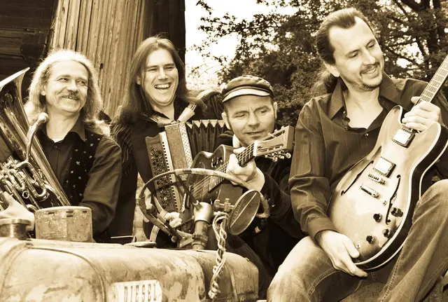Charlie &amp; die Kaischlabuam spielen am 25. September zugunsten der Obdachloseneinrichtung der Caritas im Ressidorf.  | Foto: Charlie &amp; die Kaischlabuam
