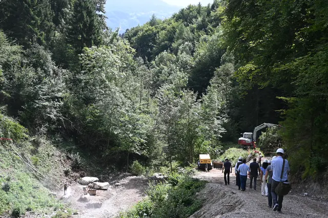 Besichtigung der aktuellen Baustelle am Höttinger Bach. | Foto: Königer