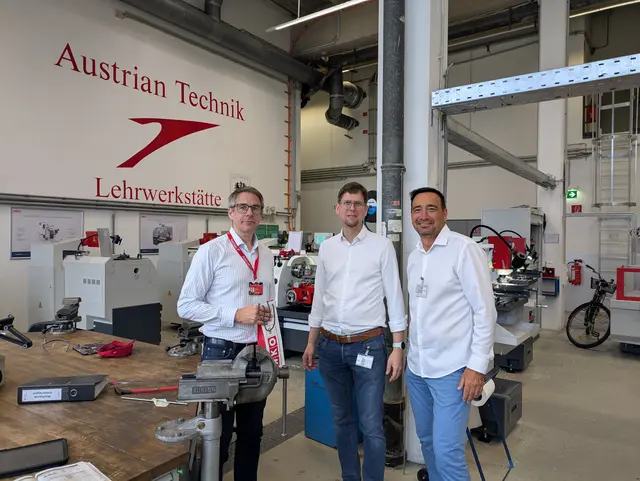 Franz Florian Huber, Mathias Past, Mario Freiberger beim besuch der Werkstäätte. | Foto: WKNÖ