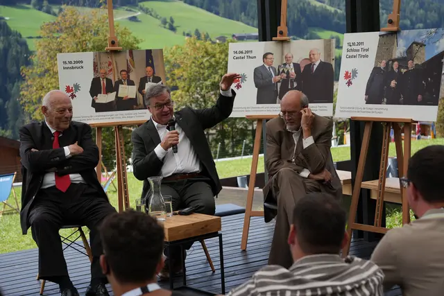 Mit dem Auftaktevent „15 Jahre Euregio Tirol-Südtirol-Trentino“ starteten die Euregio-Days im Rahmen des European Forum Alpbach. Im Mittelpunkt standen die Entstehung, die Entwicklung und die Zukunft der grenzüberschreitenden Zusammenarbeit zwischen Tirol, Südtirol und dem Trentino. | Foto: Armin Gluderer/Euregio