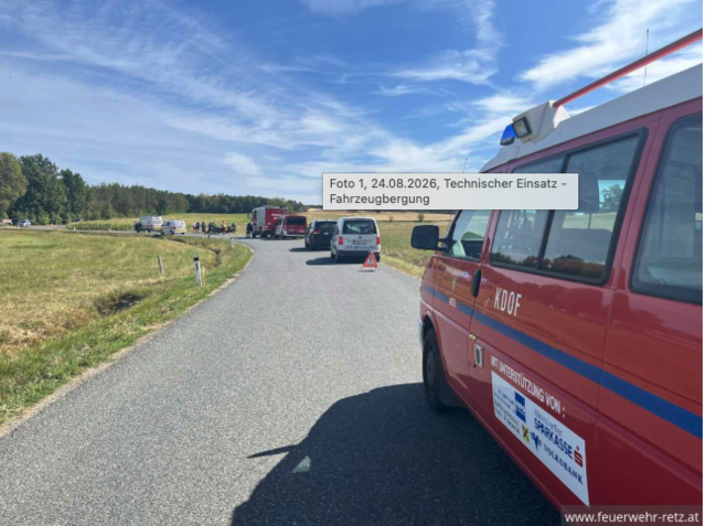 Die Insassen wurden am Unfallort von der Rettung versorgt. | Foto: FF Retz