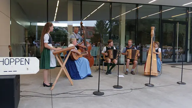 Die Familienmusik Ramminger ist schon oftmals bei Radiosendungen zu Gast gewesen. | Foto: Josef Hofmüller