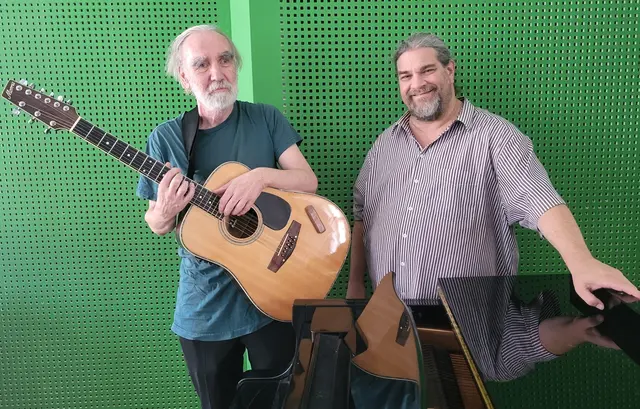 Gerald Jatzek &amp; Klaus Bergmaier fragen sich, wo die Hippies hin sind. | Foto: Kultur Mitte Krems