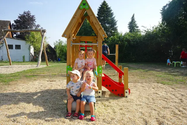 Die Kleinsten in der Gemeinde Eltendorf dürfen sich über eine neue Kleinkinderrutsche freuen.  | Foto: Elisabeth Kloiber/MeinBezirk